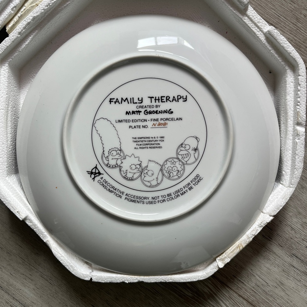 Simpsons Wall Decor Plate - Picture 5 of 6